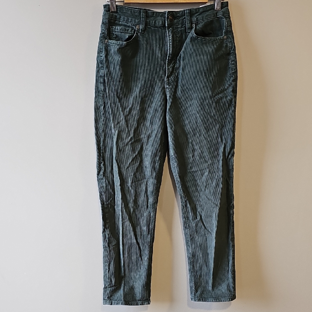 American Eagle Stretch Size 6 Dark Green Corduroy Straight Leg Mom Jeans